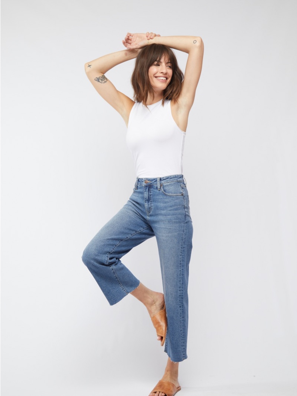Oliver Logan Aberdeen Wide Leg Cropped Jean 25 NWT